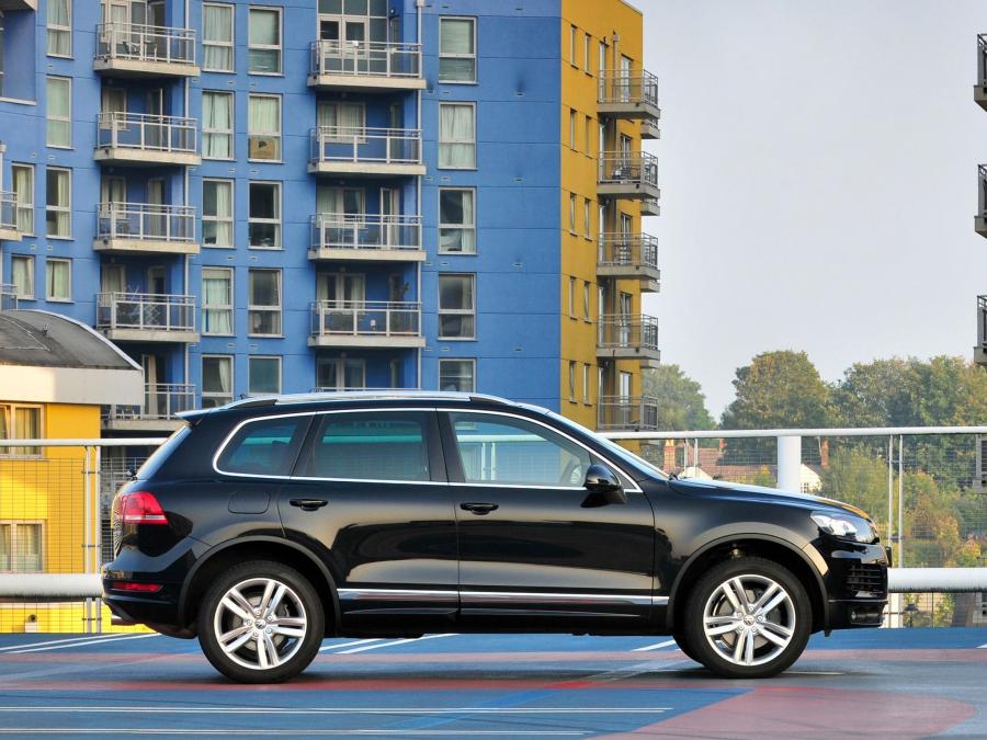  Volkswagen Touareg V8 TDi 2010 года  (UK) (фото 2 из 5)